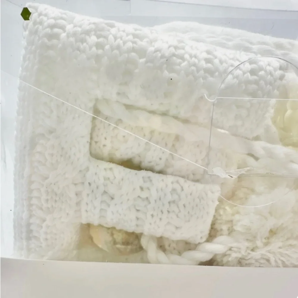 NWT Wonder Shop Banner Peace 6 FT L(1.8 M) White Knit Pom Poms NIB At Target